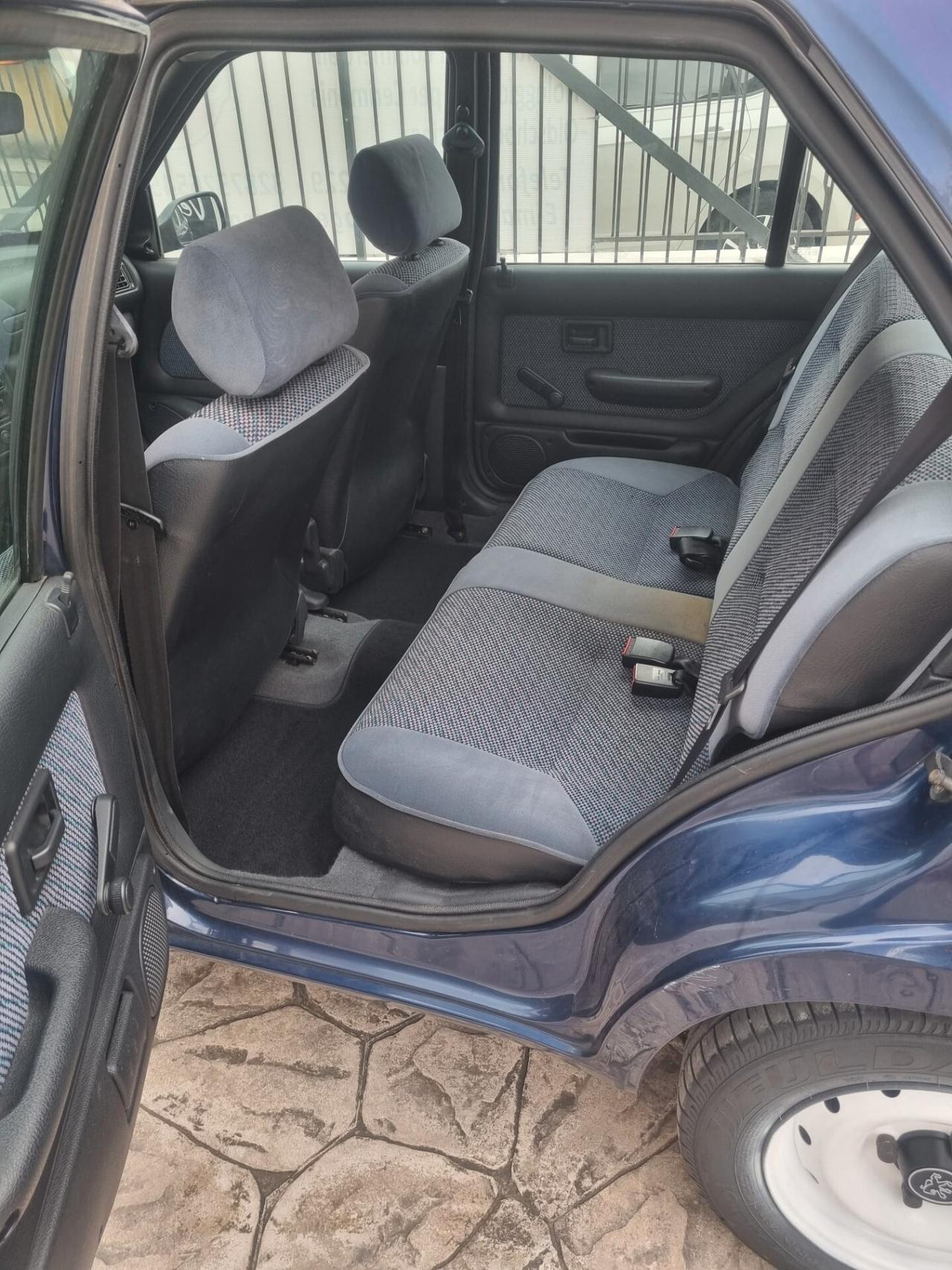 Peugeot 106