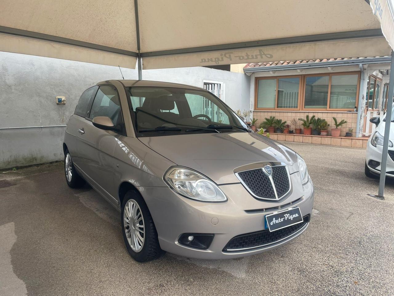 Lancia Ypsilon 1.2 Argento