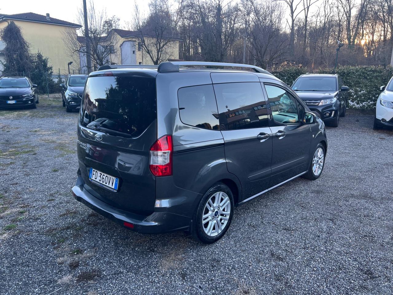 Ford Tourneo Courier 1.5 TDCI 95 CV Titanium