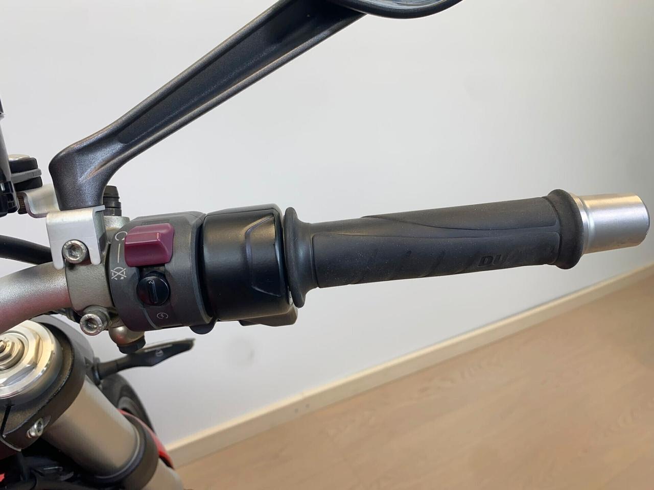 DUCATI MONSTER 1200 + TERMIGNONI DA 99€ AL MESE