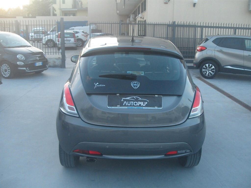 Lancia Ypsilon 1.2 69 CV Gold - 2016