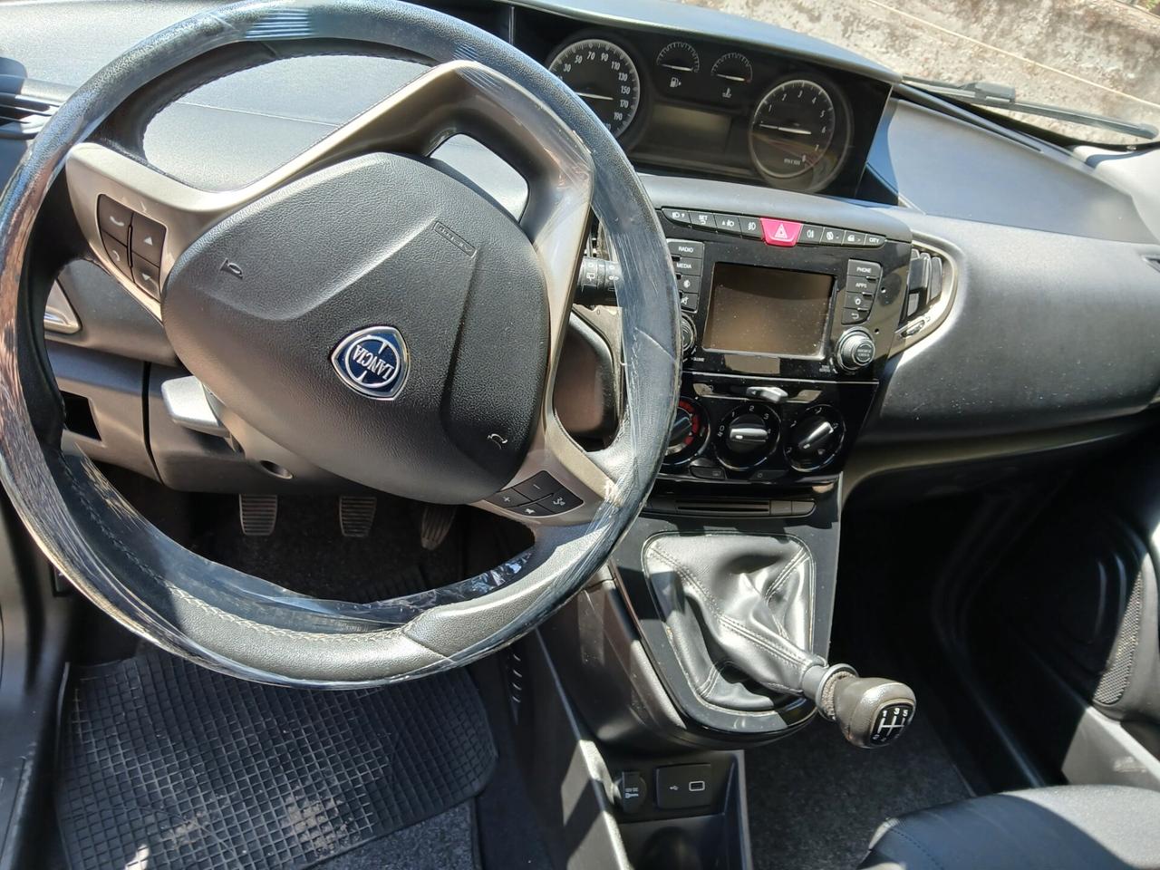 Lancia Ypsilon 1.2 69 CV 5 porte S&S Gold