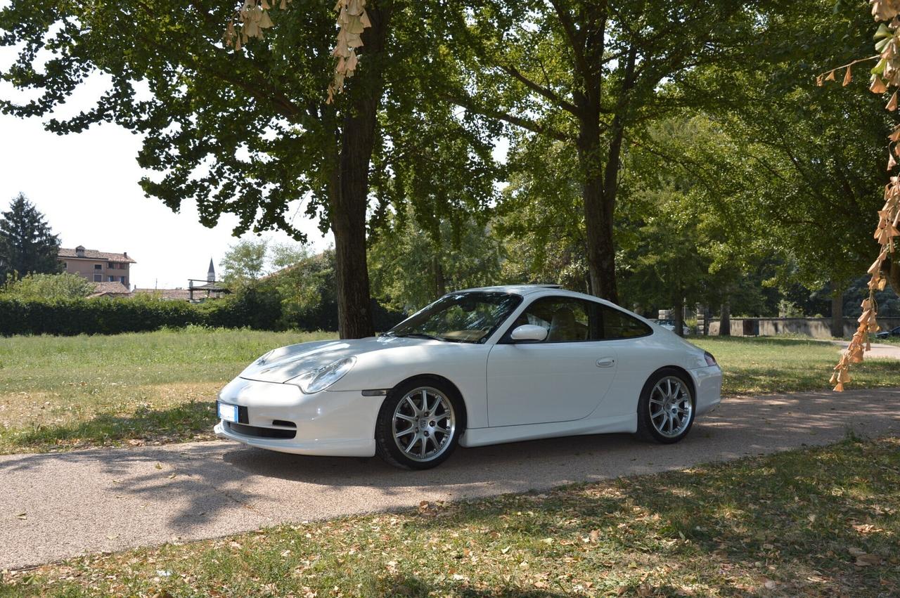 Porsche 996 Carrera cat Coupé