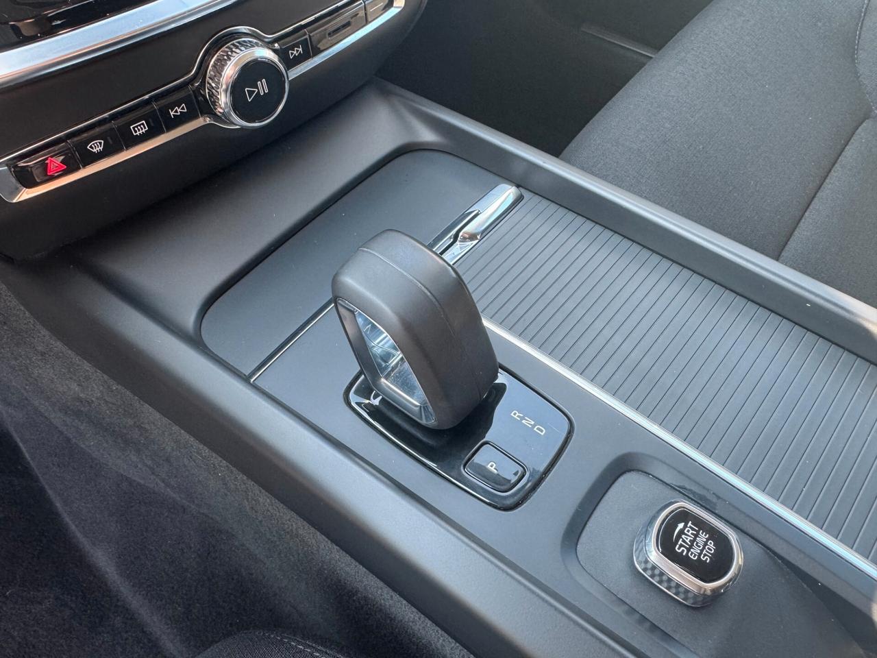 Volvo V60 B4 Geartronic Momentum Business