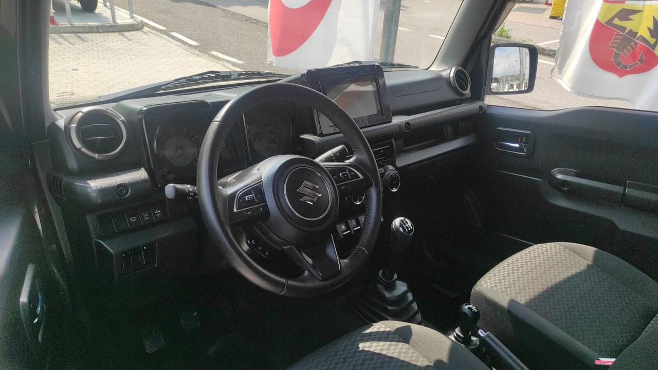 Suzuki Jimny 4 posti