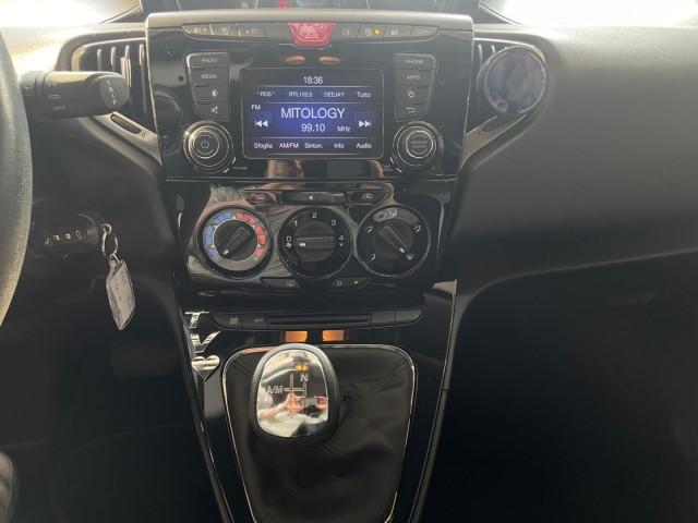 Lancia Ypsilon Ypsilon 0.9 85cv benzina Automatico Bluetooth