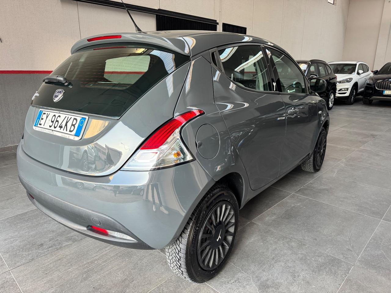 Lancia Ypsilon 0.9 TwinAir 85 CV 5 porte Metano Ecochic Gold