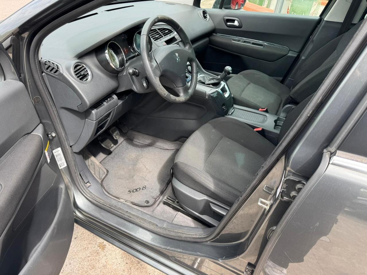 Peugeot 5008 1.6 120CV Premium