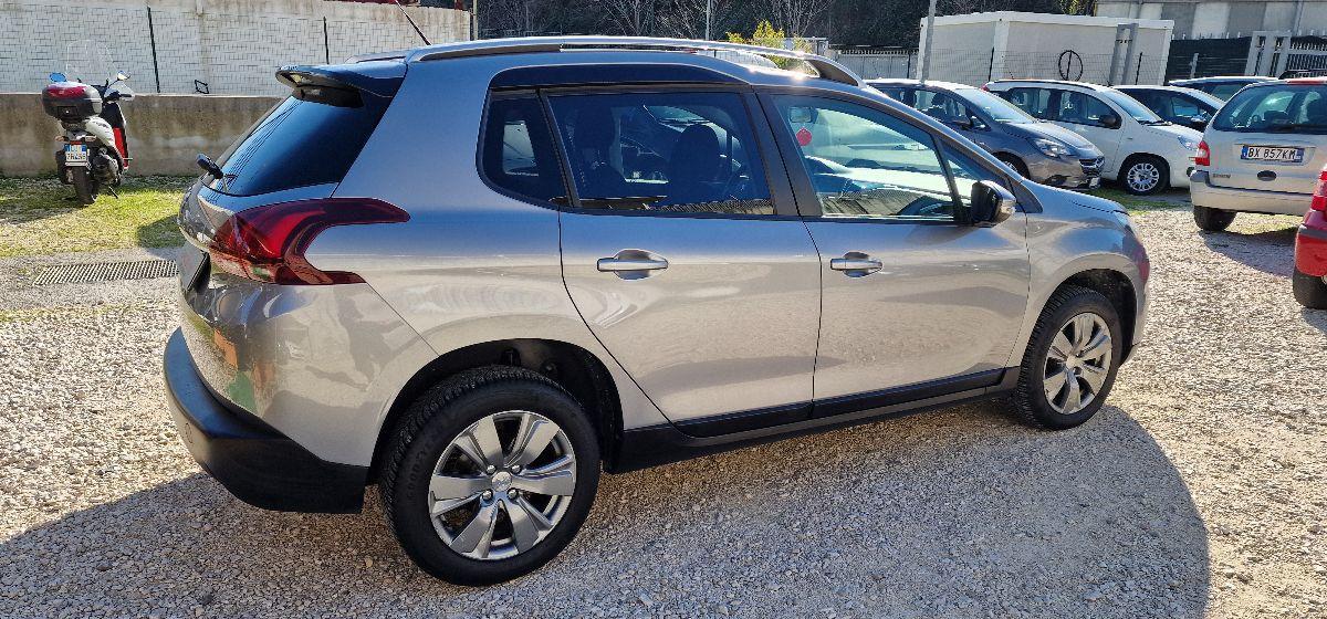 PEUGEOT 2008 BlueHDi 100 Allure