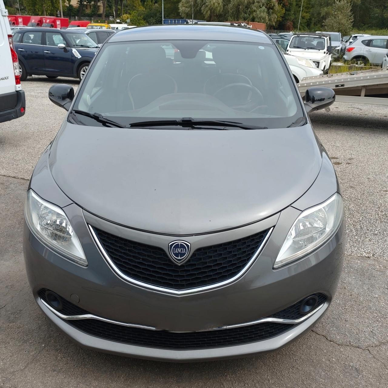 Lancia Ypsilon 1.2 BENZINA E GPL