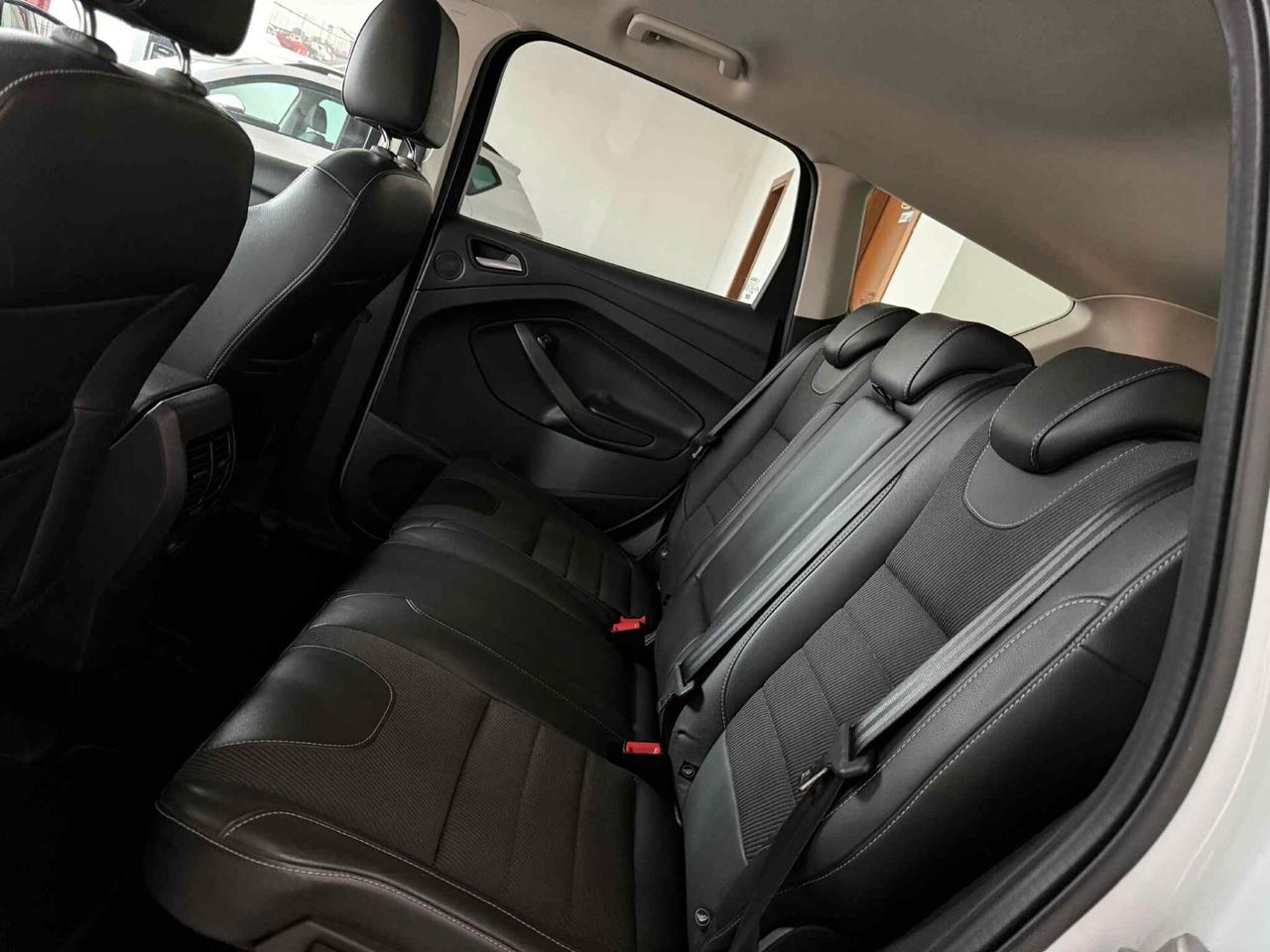 Ford Kuga 2.0 TDCI 150 CV S&S 4WD Powershift Titanium