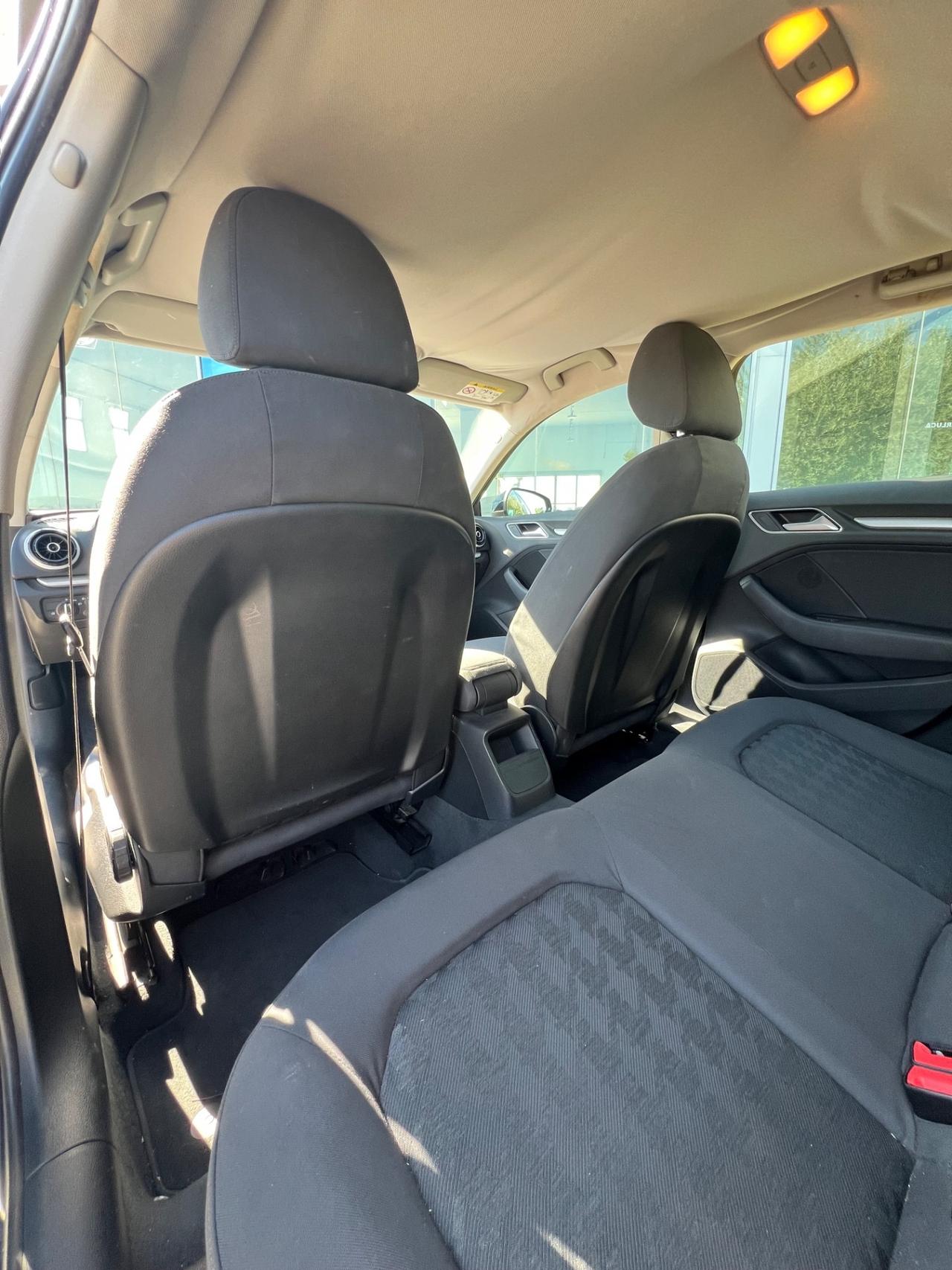 Audi A3 SPB 1.4 110CV g-tron Attraction