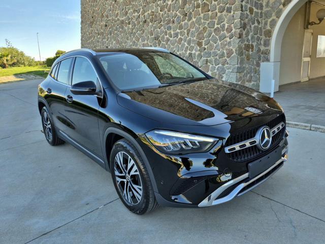 MERCEDES-BENZ GLA 180 Automatic Progressive Advanced