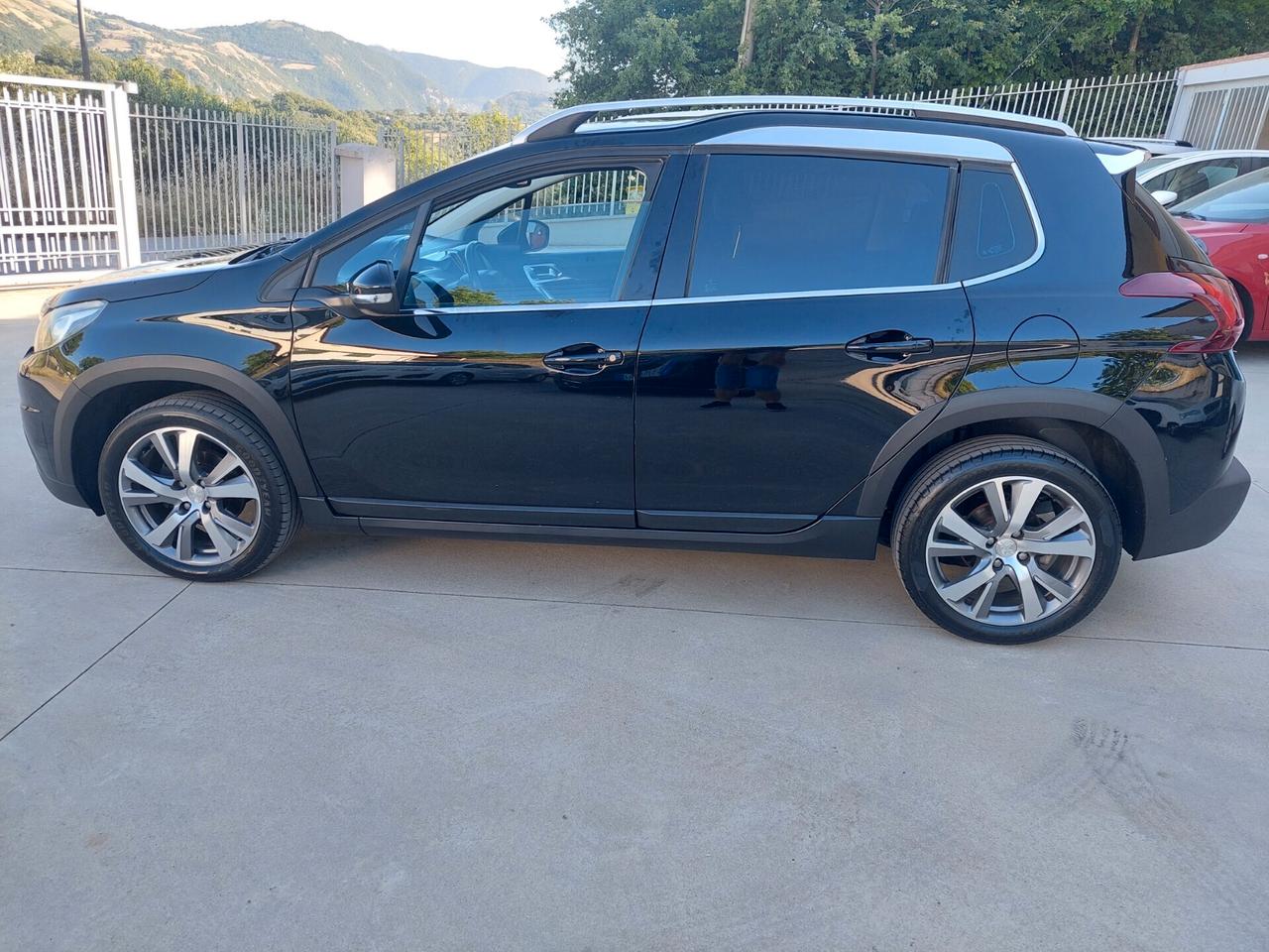 Peugeot 2008 BlueHDi 100 Allure SOLI 96.000KM