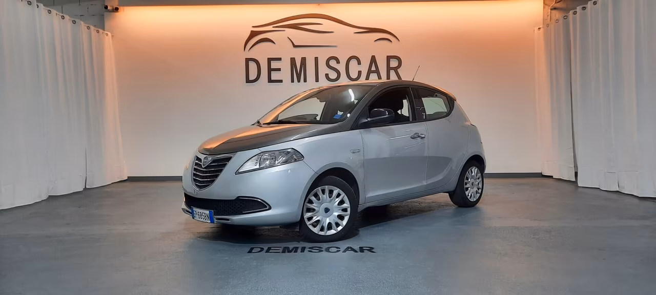 Lancia Ypsilon 1.2 69 CV 5 porte S&S Platinum
