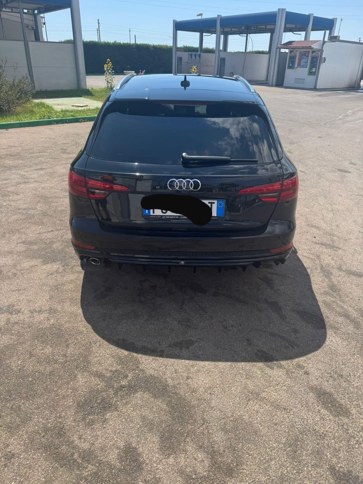 Audi A4 2.0 TDI 150 CV S-Line