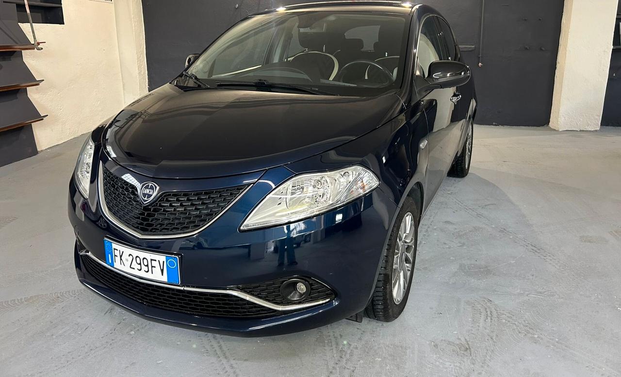 Lancia Ypsilon 1.2 69 CV 5 porte Gold