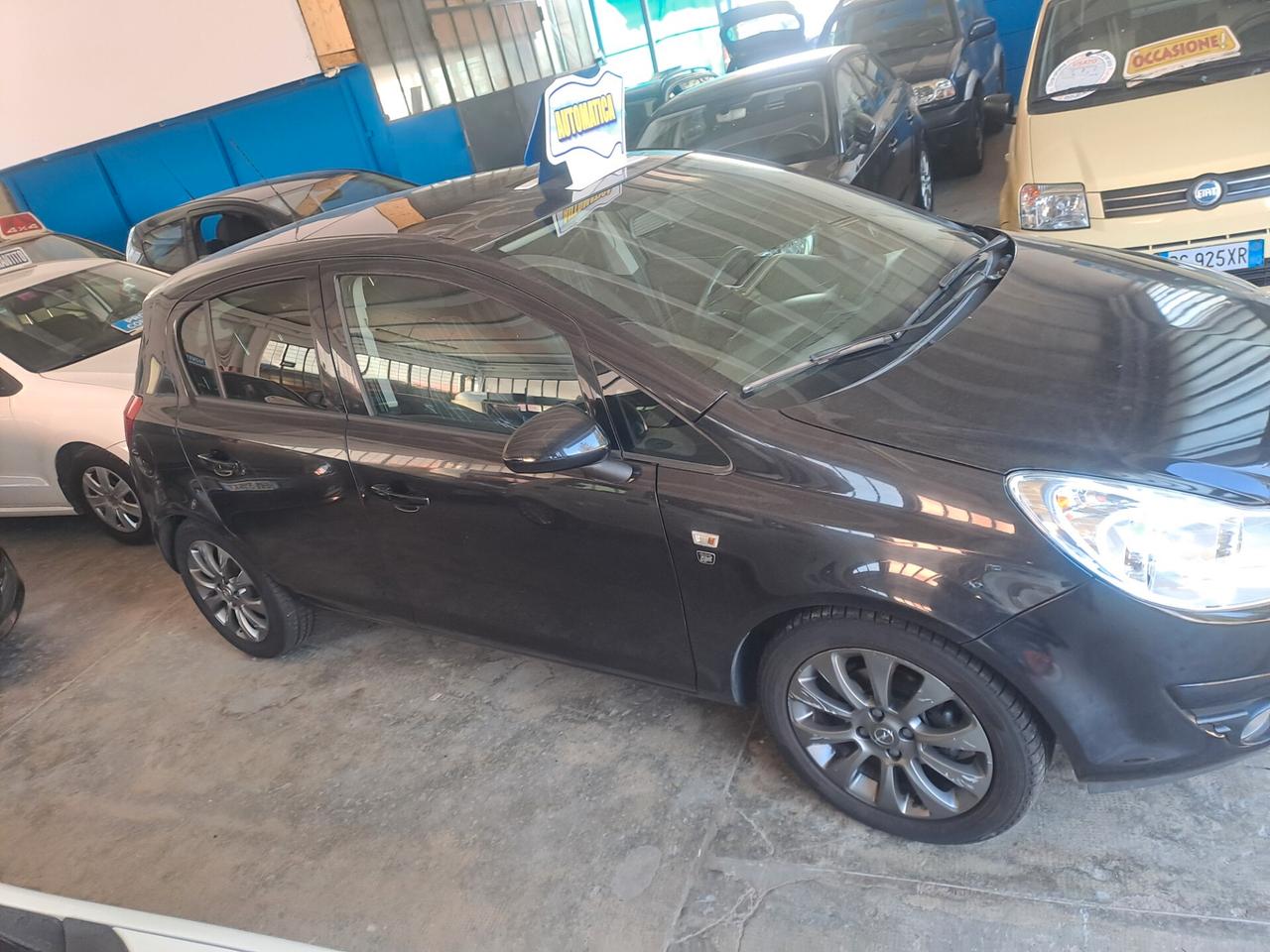 Opel Corsa 1.4 16V 5 porte Cosmo automatico