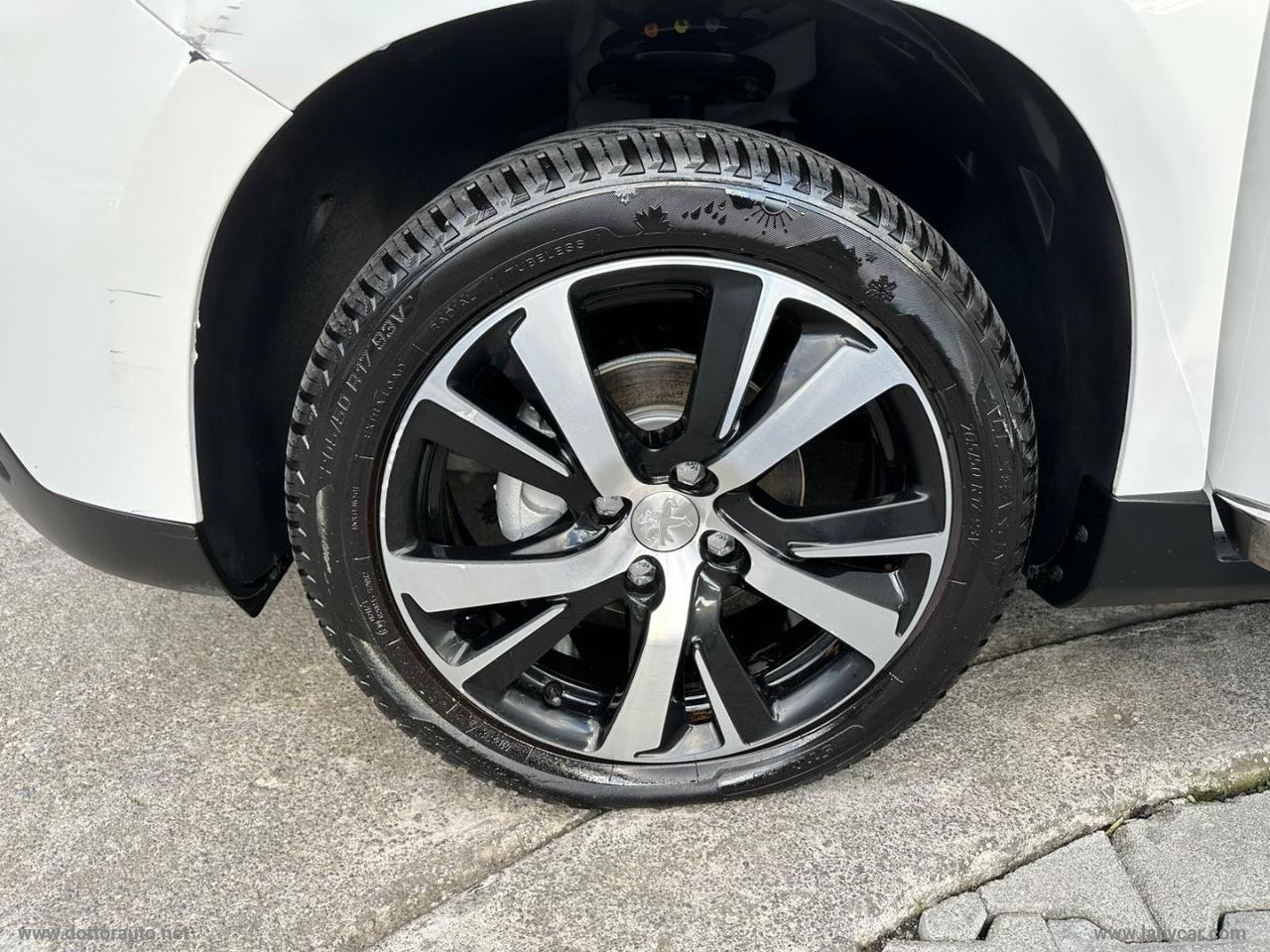 PEUGEOT 2008 BlueHDi 100 Black Matt