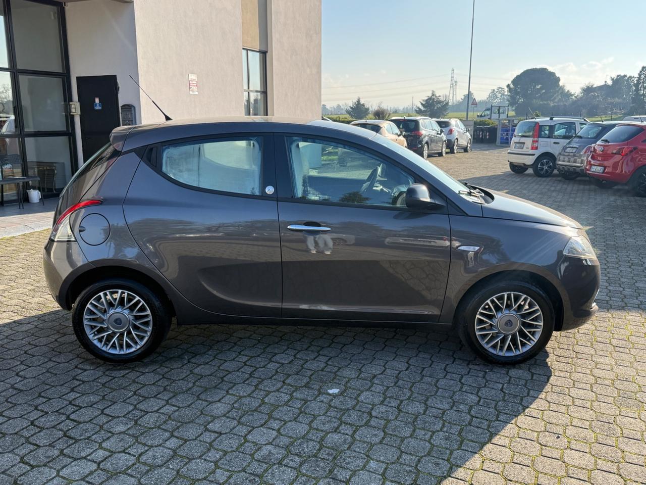 Lancia Ypsilon 1.2 69 CV 5 porte GPL Ecochic Gold