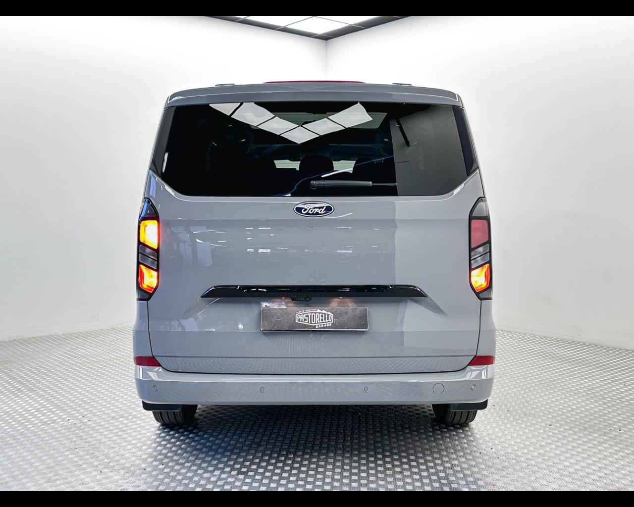 FORD Tourneo Custom 2ªs - Tourneo Custom 320 2.0 EcoBlue 170CV au