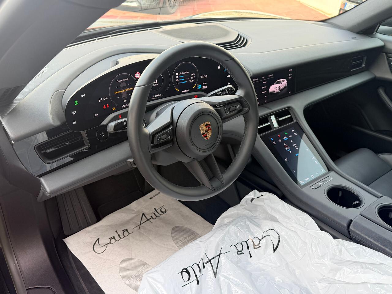 Porsche Taycan SPORT TURISMO PASM battery performance plus