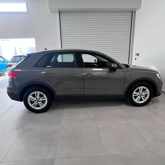 AUDI Q3 35 TDI quattro S tronic Business