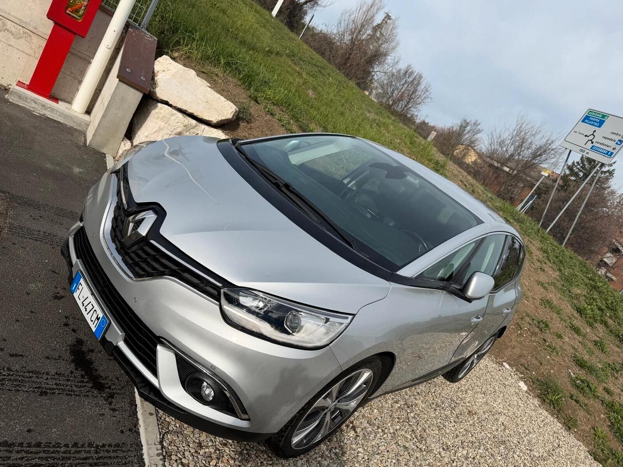 Renault Scenic DCI 8V 110CV EDC Energy Bose