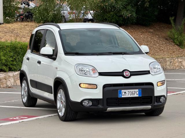 FIAT Panda 1.0 HYBRID CITY LIFE+CLIMATRONIC+SCHERMO+5POSTI
