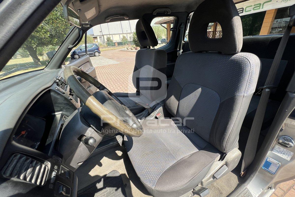 MITSUBISHI L200 2.5 TDI 4WD Club Cab Pup. GLS Targ.