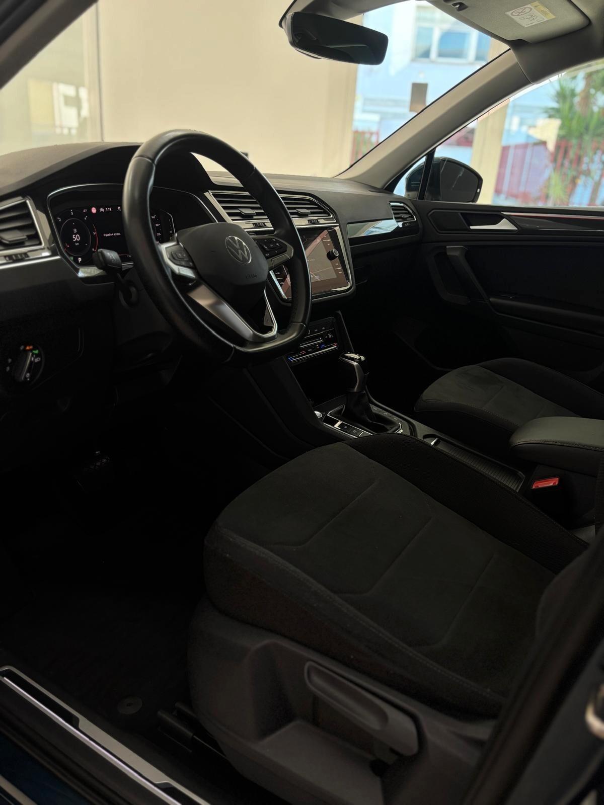 Volkswagen Tiguan 2.0 TDI 150 CV SCR DSG R-Line