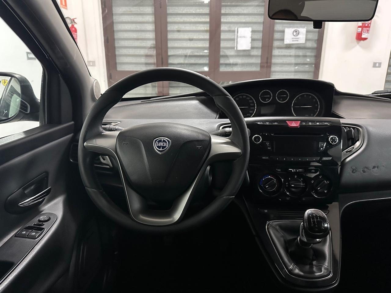 LANCIA Ypsilon 1.2 (69) Platinum 2011