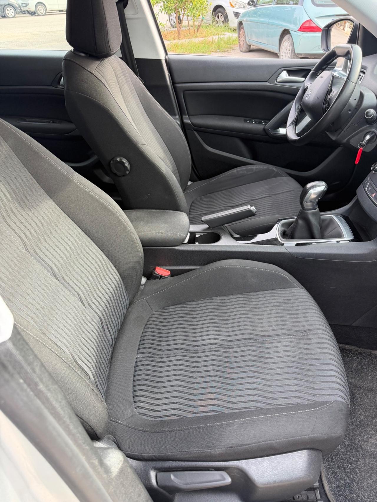 Peugeot 308 BlueHDi 100 S&S SW Business