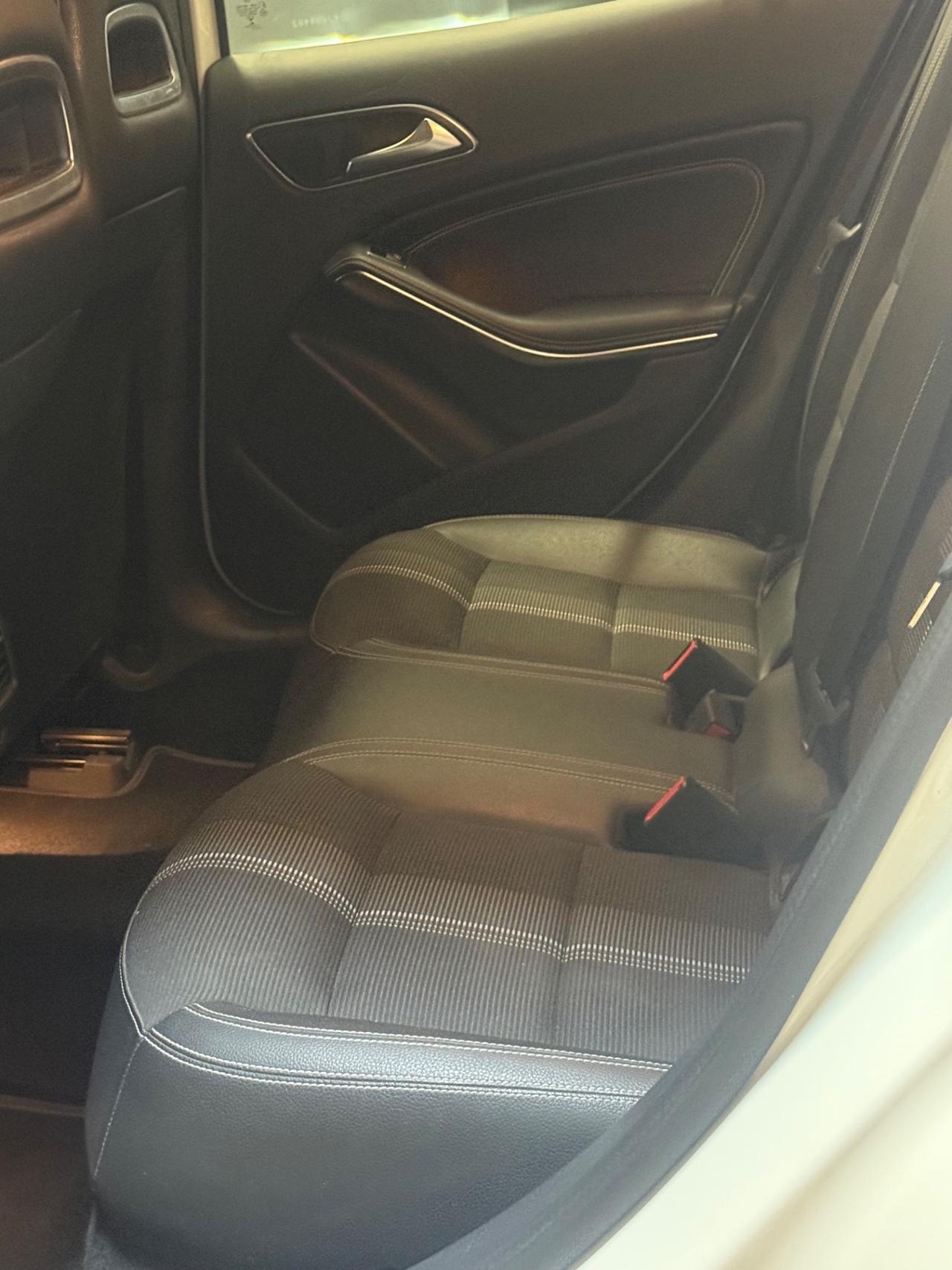 Mercedes-benz GLA 200 d Automatic Premium