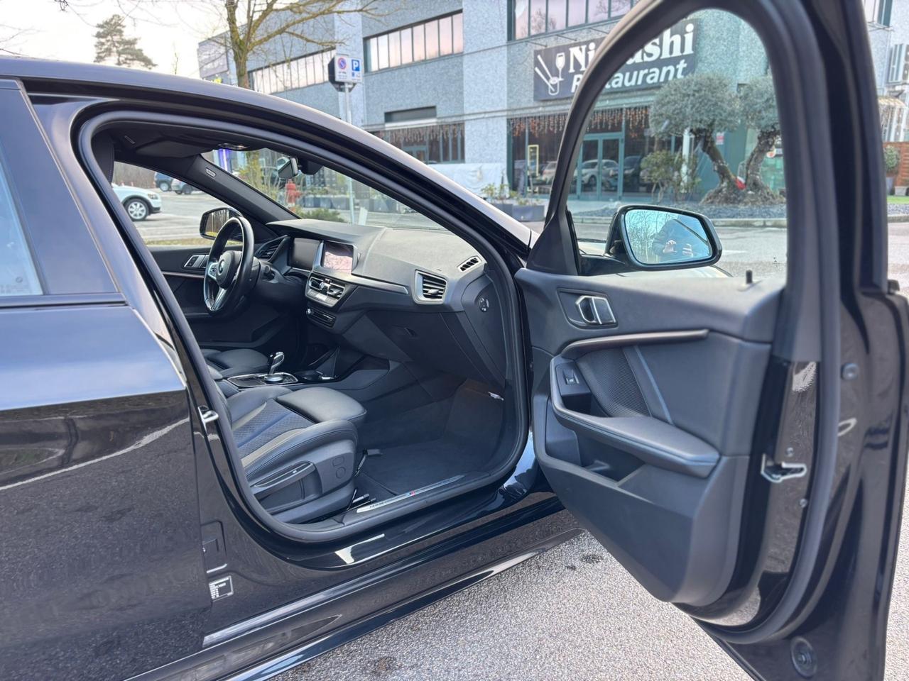 Bmw 116 116d 5p. Msport