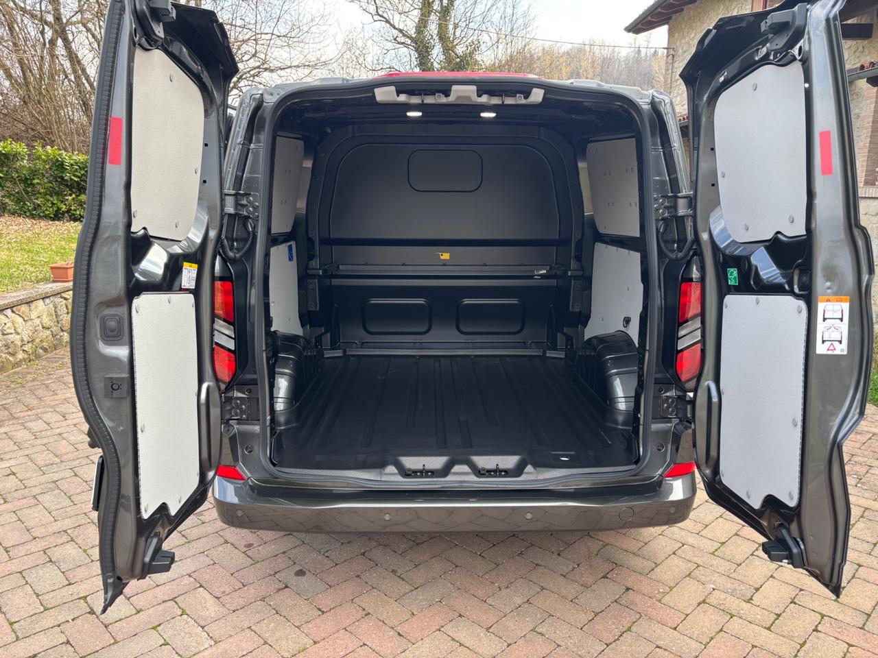 Ford Transit Custom doppia cabina 6 Posti titanum 320 L2H1 PRONTA CONSEGNA