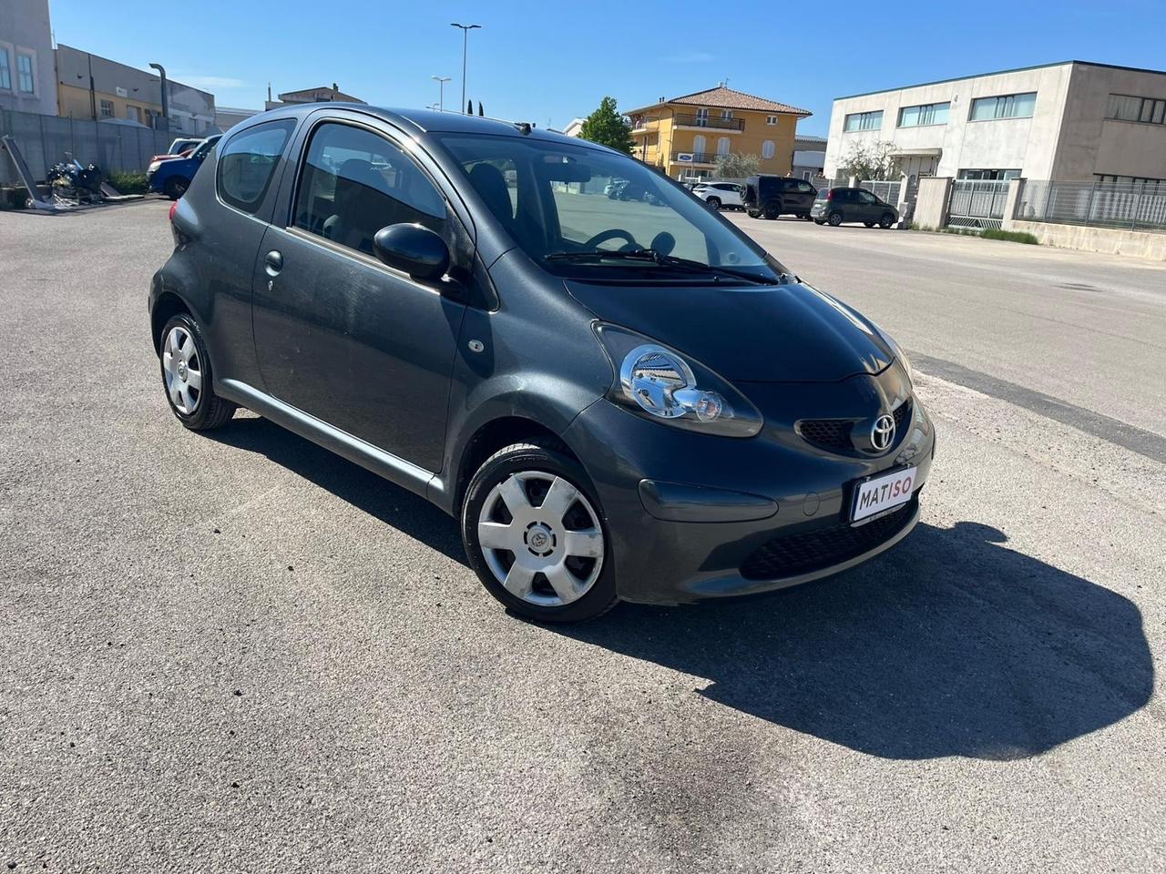 Toyota Aygo 1.0 12V VVT-i 3 porte 142000 KM