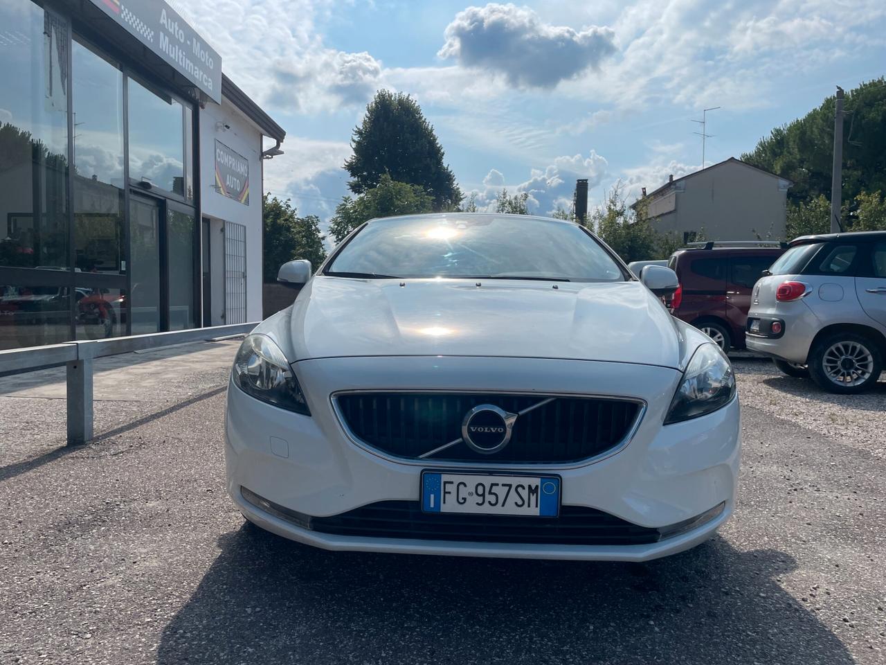 Volvo V40 D2 Business ANCHE X NEOPATENTATI