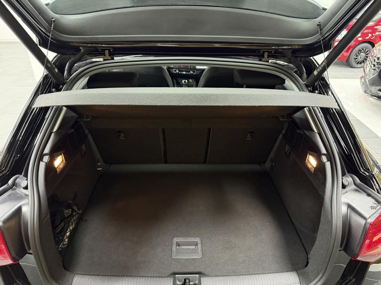 Audi Q2 35 TDI S-LINE S tronic Identity Black