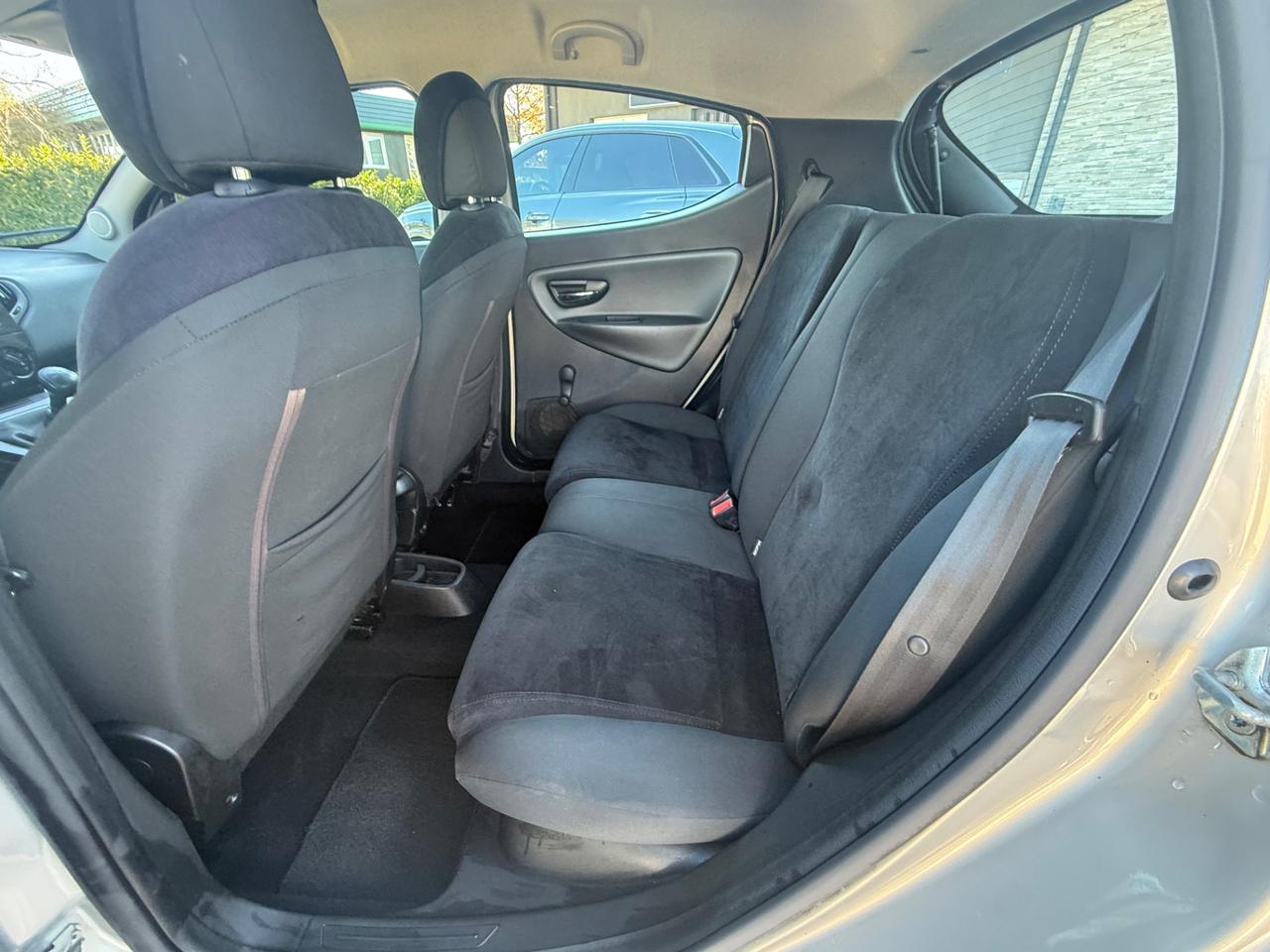 Lancia Ypsilon 0.9 TwinAir 85 CV 5 porte S&S DFN Platinum