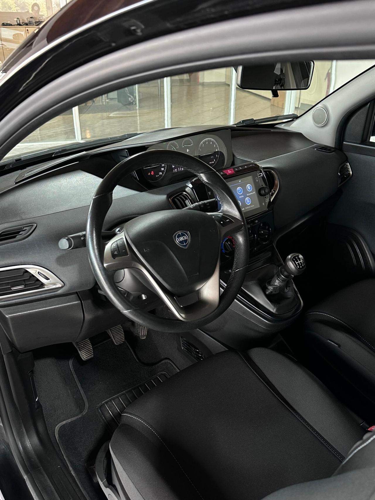 Lancia Ypsilon 1.0 FireFly 5 porte S&S Hybrid Ecochic Gold