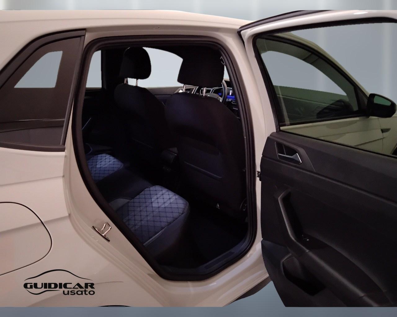 VOLKSWAGEN Polo VI 2022 - Polo 1.0 tsi R-Line 95cv