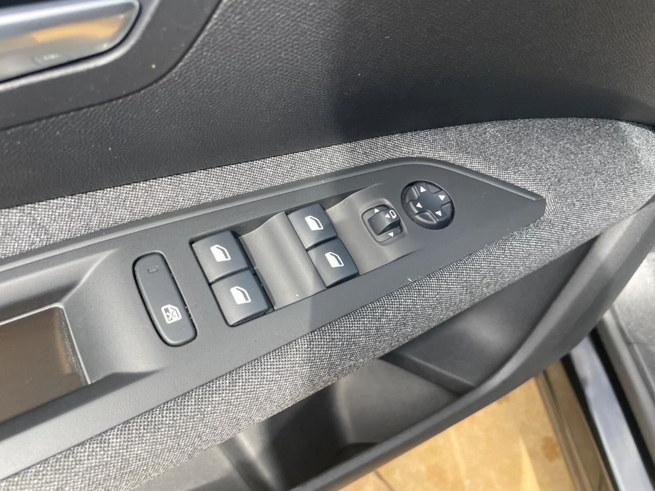 Peugeot 3008 BlueHDi 130 S&S EAT8 Active Business
