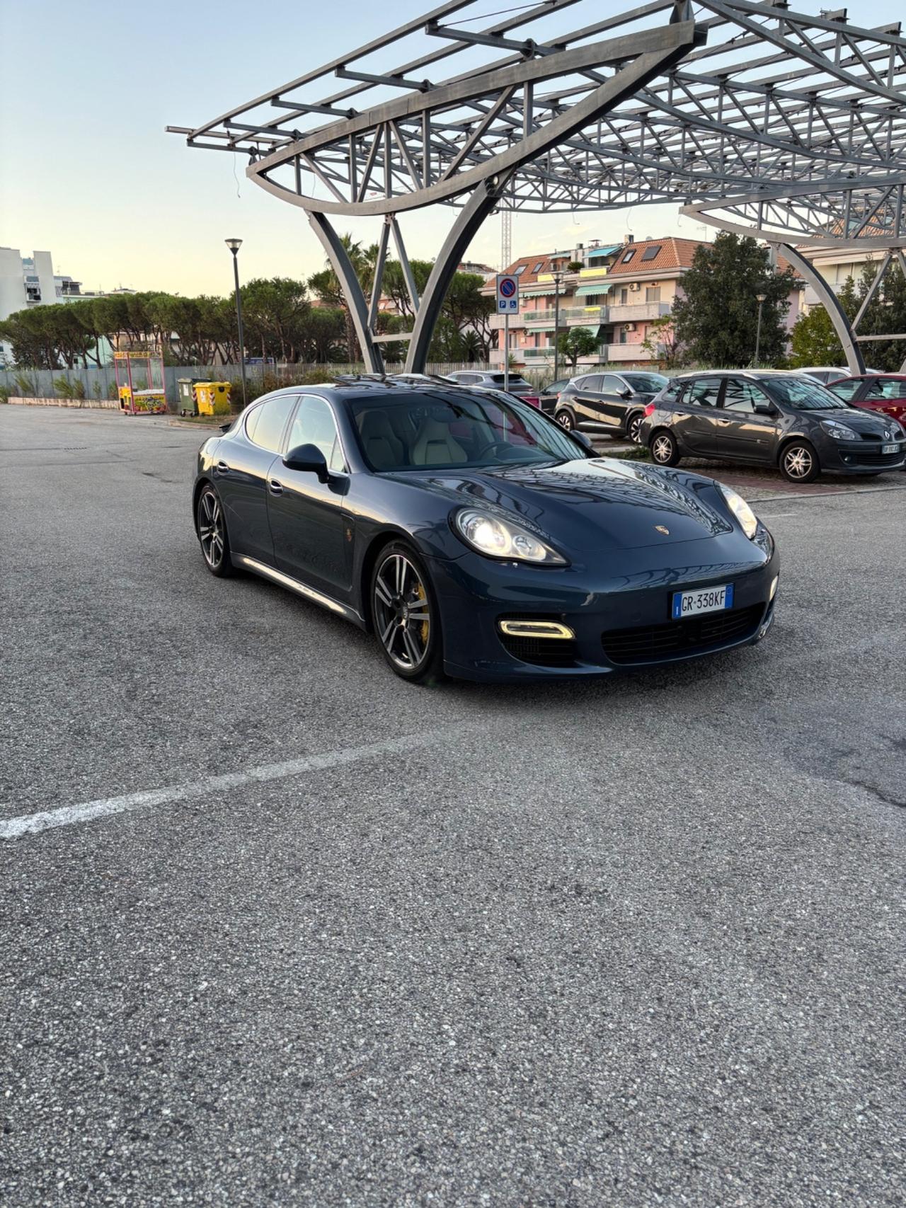 Porsche Panamera 4.8 TURBO S V8 500CV