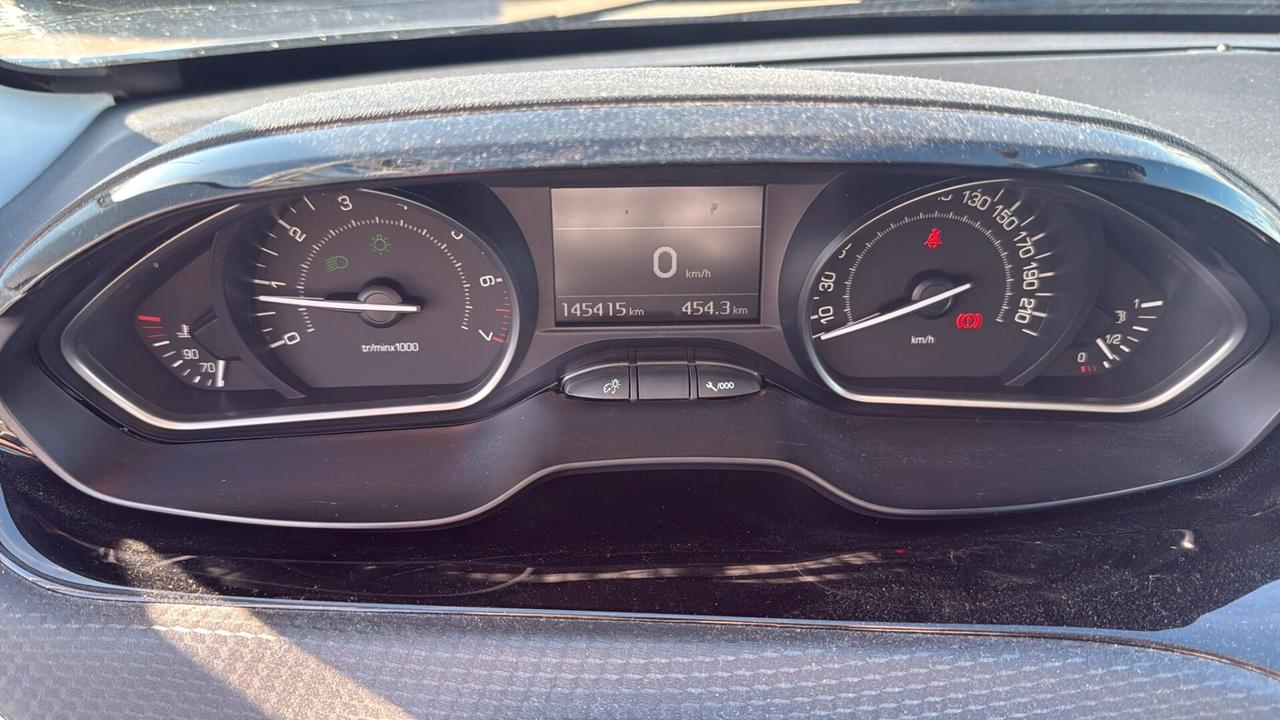 Peugeot 208 PureTech 82 5 porte Allure