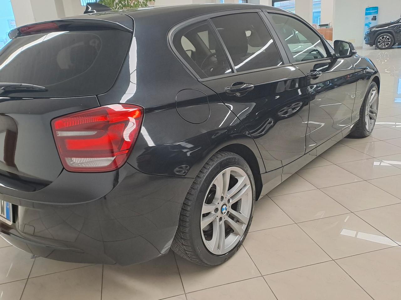 Bmw 116 116d 5p. Urban
