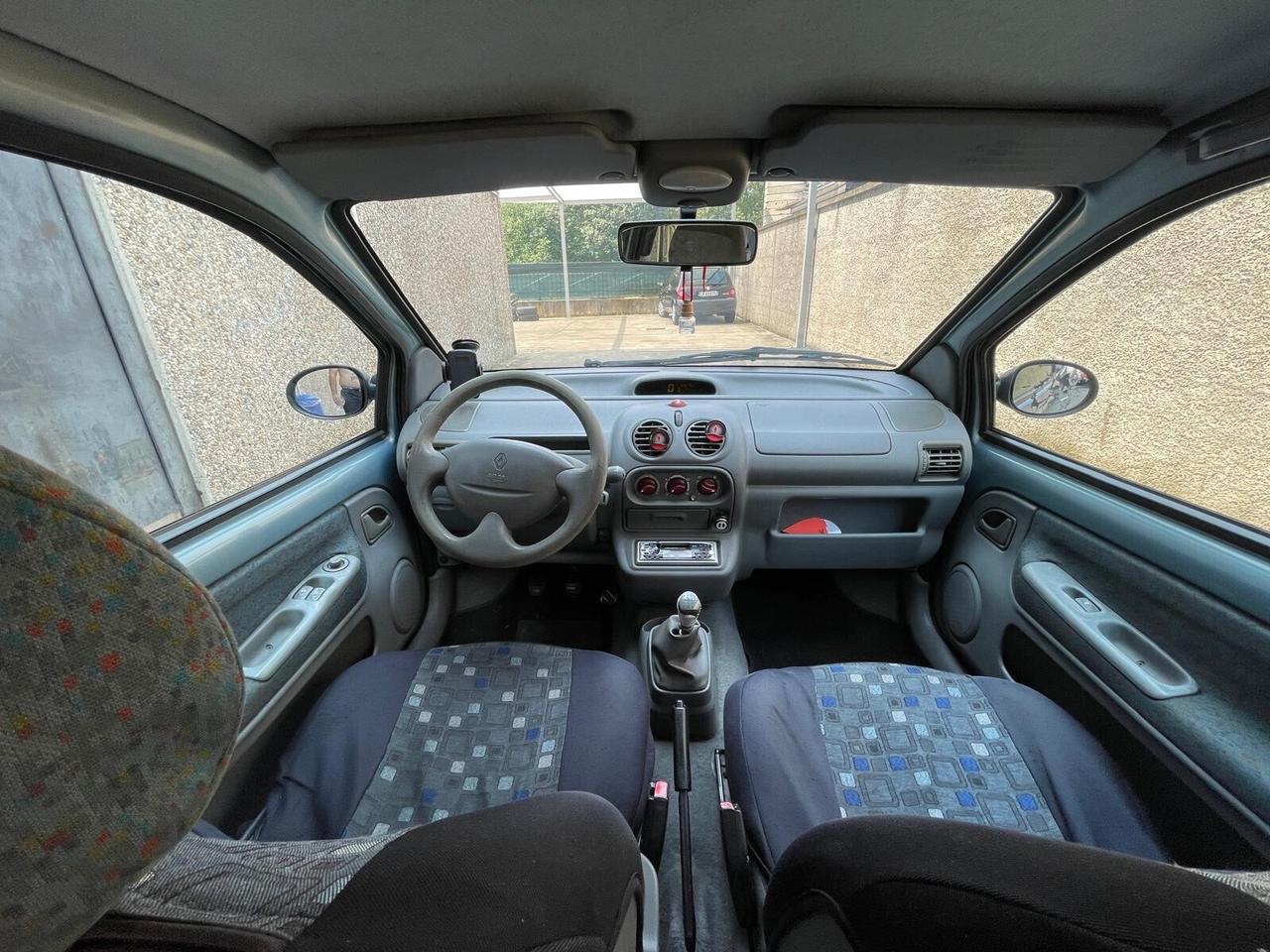 Renault Twingo 1.2i benzina neopatentati