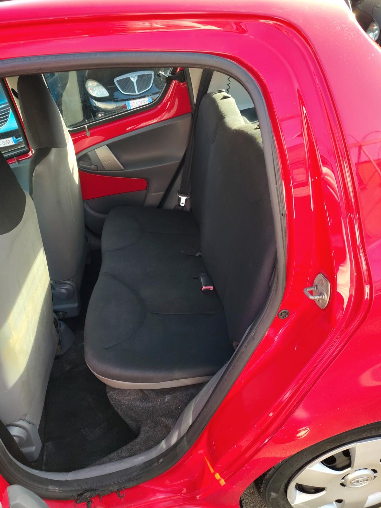 Toyota Aygo 1.0 12V VVT-i 5 porte Sol