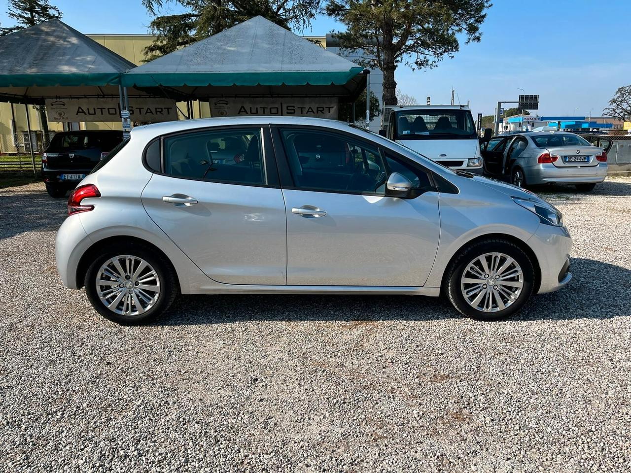 Peugeot 208 PureTech 82 5 porte Allure