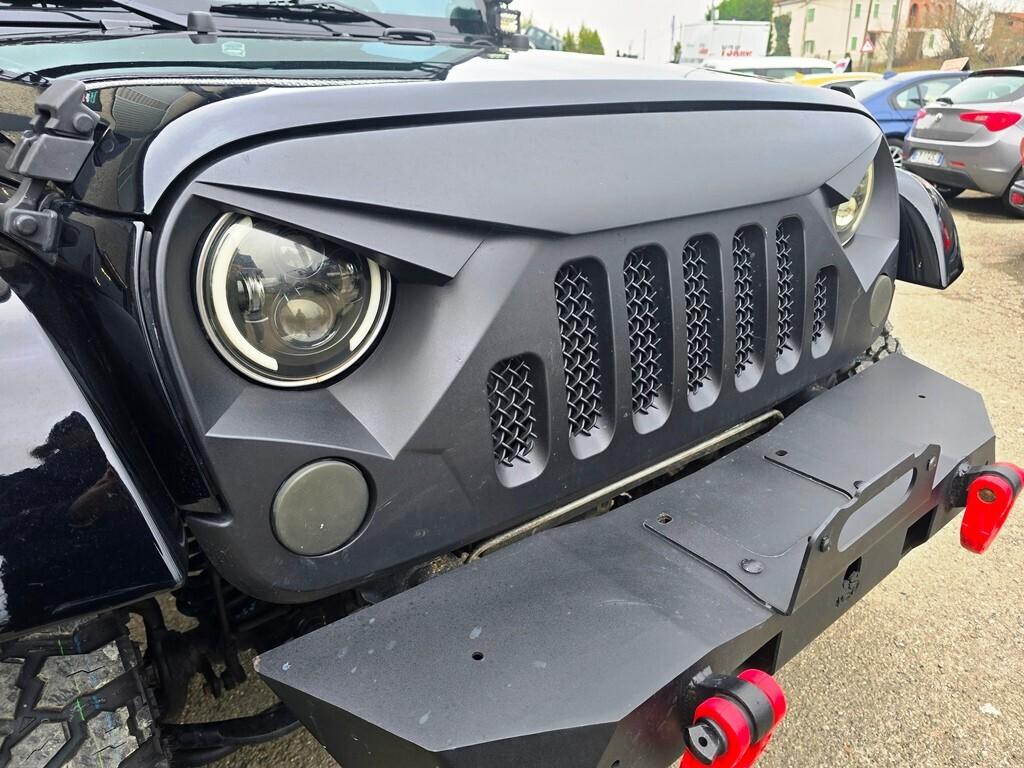 Jeep Wrangler 2.8 CRD SAHARA KIT TRASFORMER